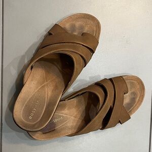Easy Spirit Women's Tan Sandals